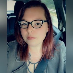 Meet your Posher, Liz